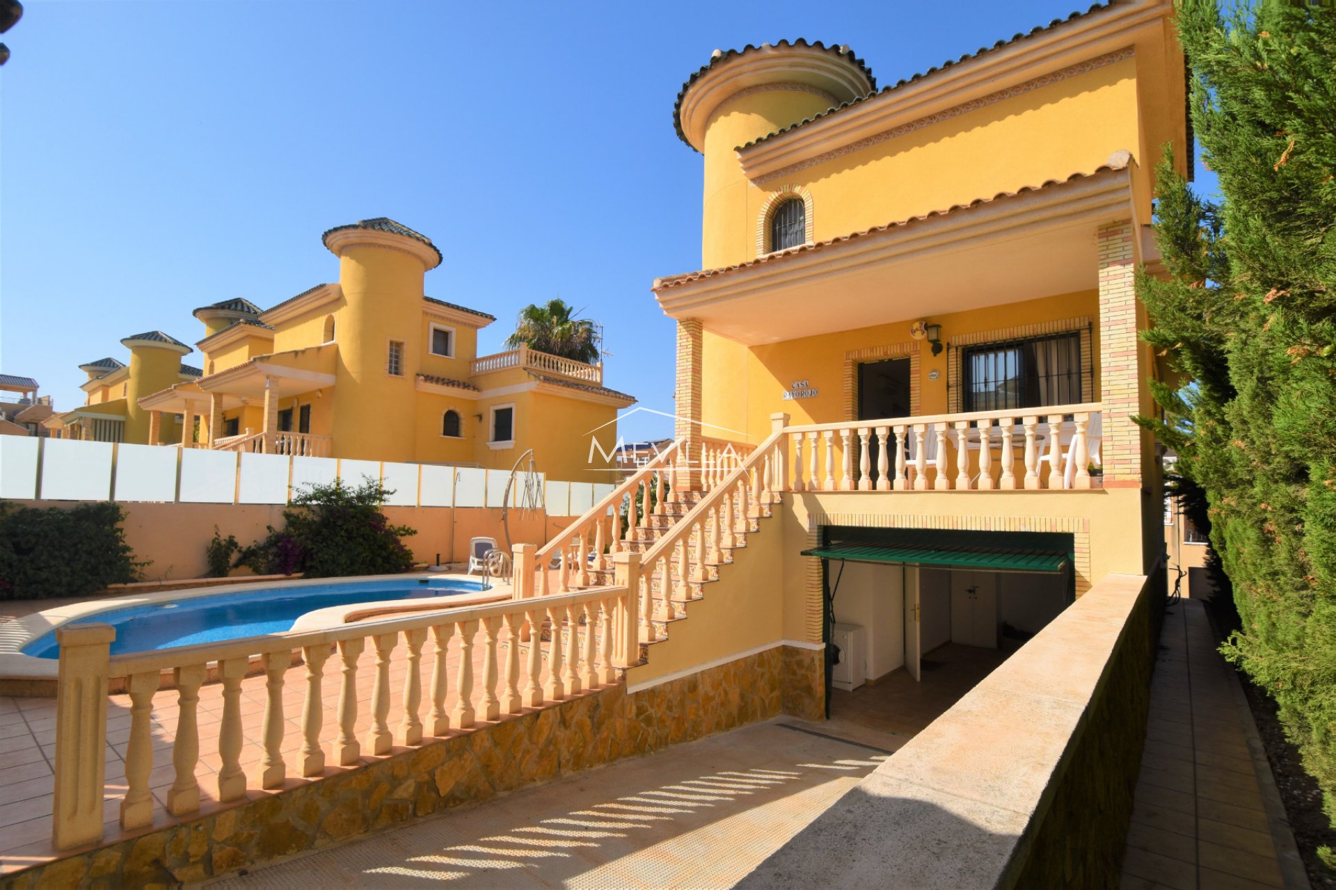 Reventes - Villa - Orihuela Costa - Villamartin