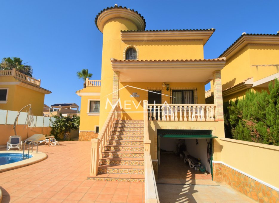 Reventes - Villa - Orihuela Costa - Villamartin