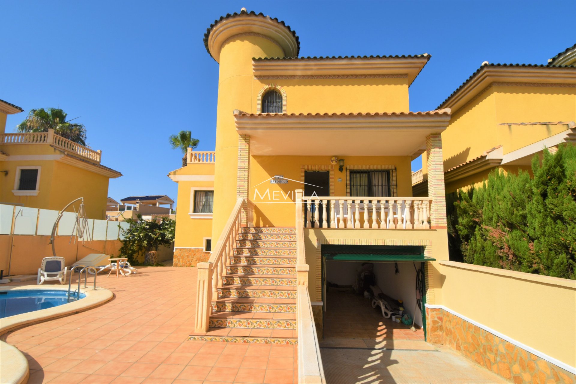 Reventes - Villa - Orihuela Costa - Villamartin