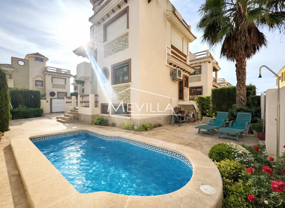Reventes - Villa - Orihuela Costa - Villamartin
