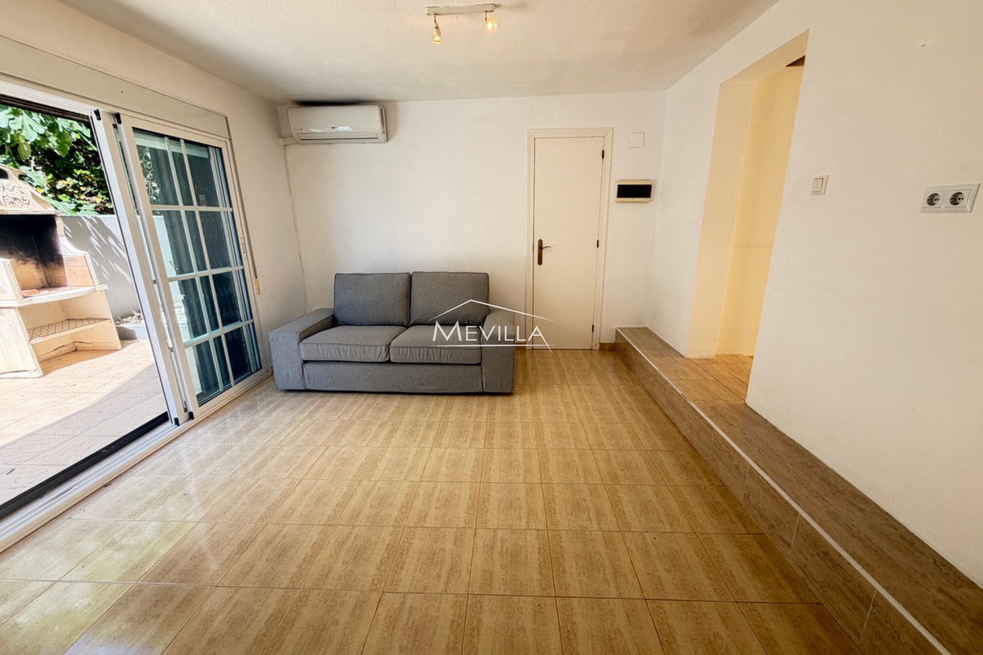 Reventes - Villa - Orihuela Costa - Villamartin