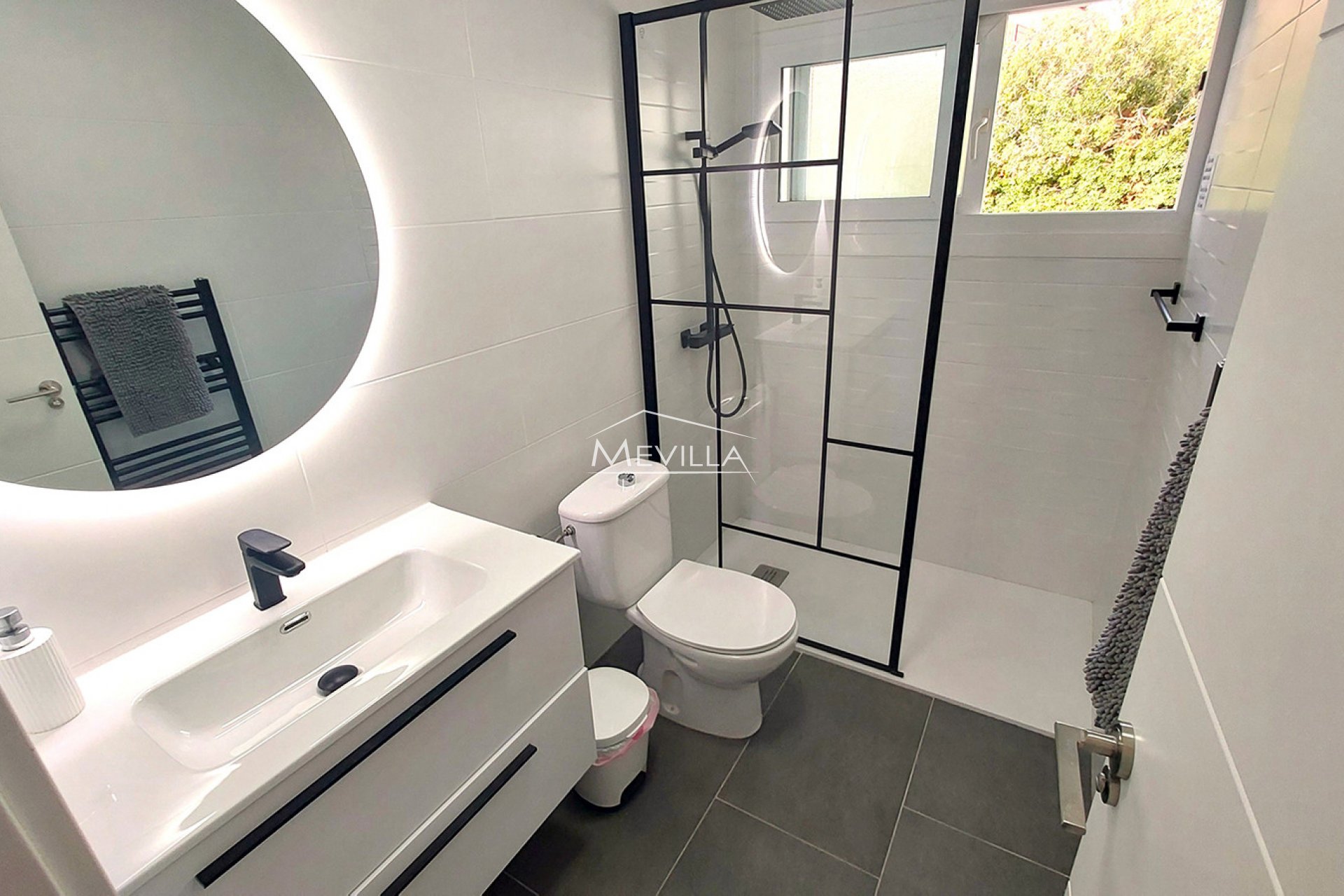 Salg (Resales) - Villa - Orihuela Costa - Campoamor