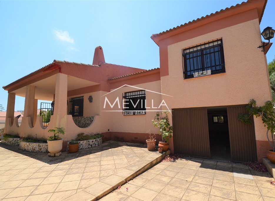 Salg (Resales) - Villa - Orihuela Costa - La Zenia