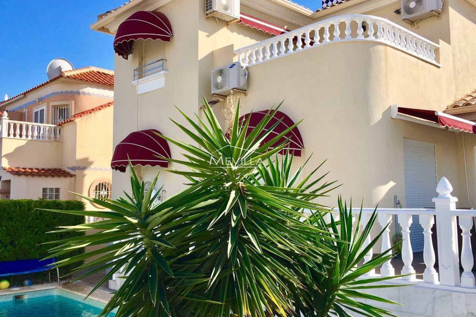 Salg (Resales) - Villa - Orihuela Costa - La Zenia