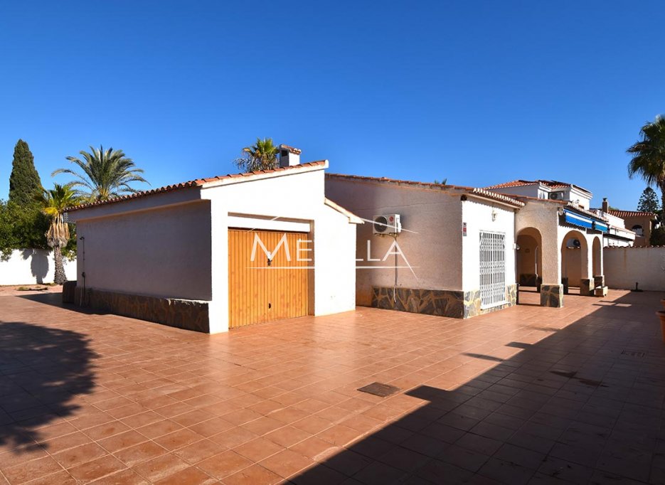 Salg (Resales) - Villa - Orihuela Costa - La Zenia