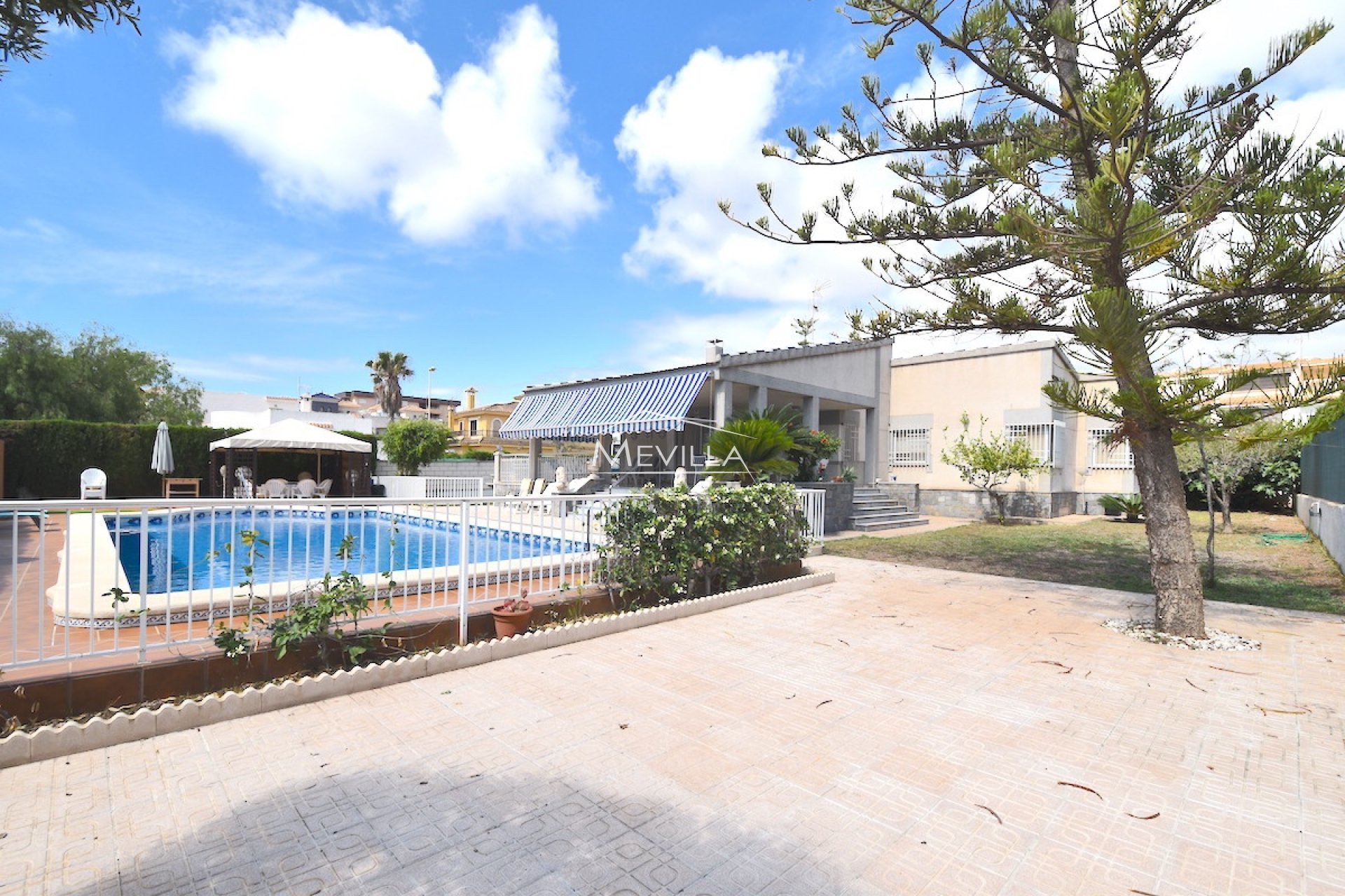 Salg (Resales) - Villa - Orihuela Costa - La Zenia