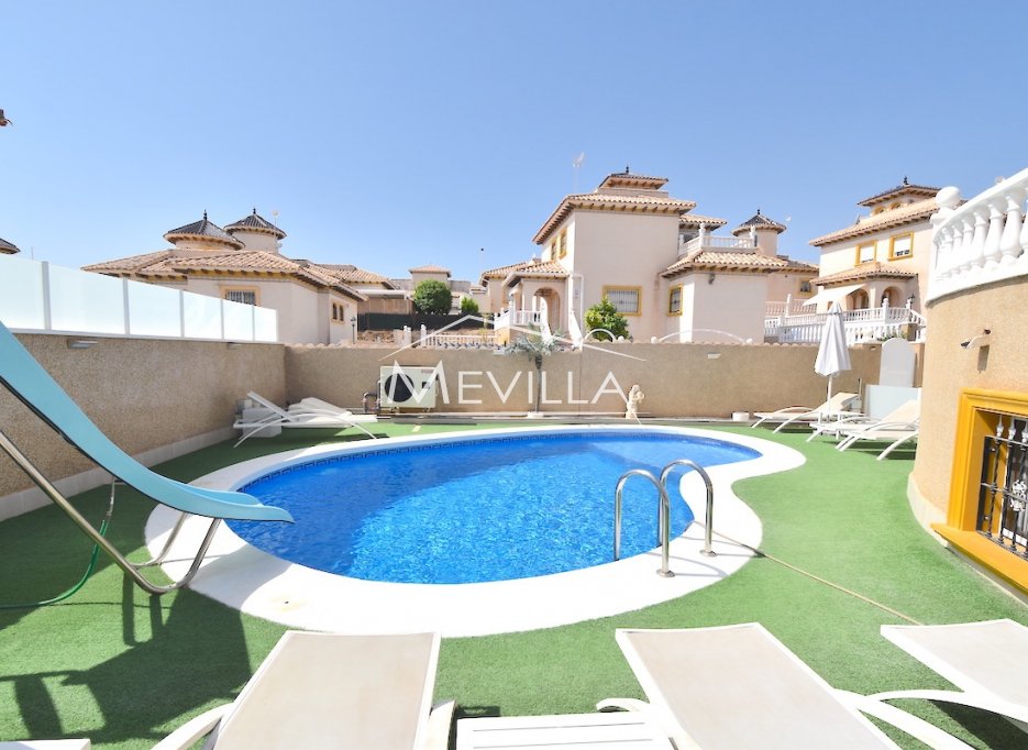 Salg (Resales) - Villa - Orihuela Costa - La Zenia