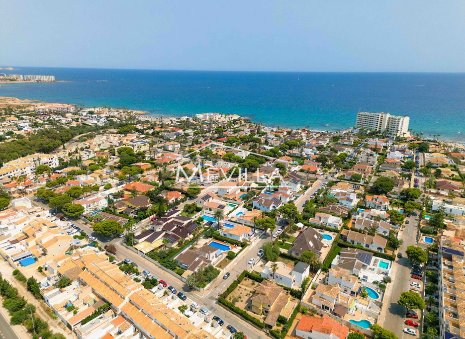 Salg (Resales) - Villa - Orihuela Costa - La Zenia