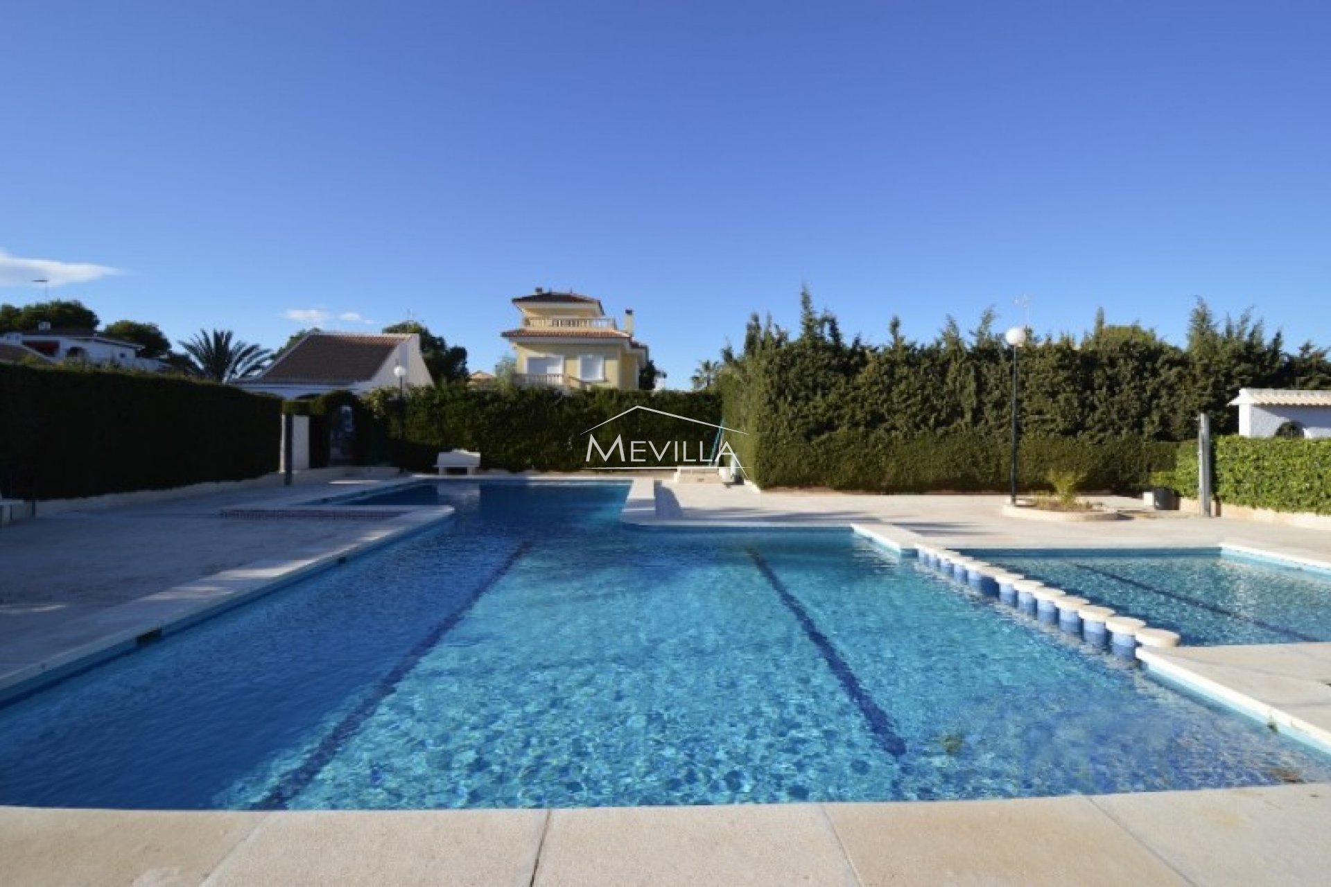 Salg (Resales) - Villa - Orihuela Costa - La Zenia
