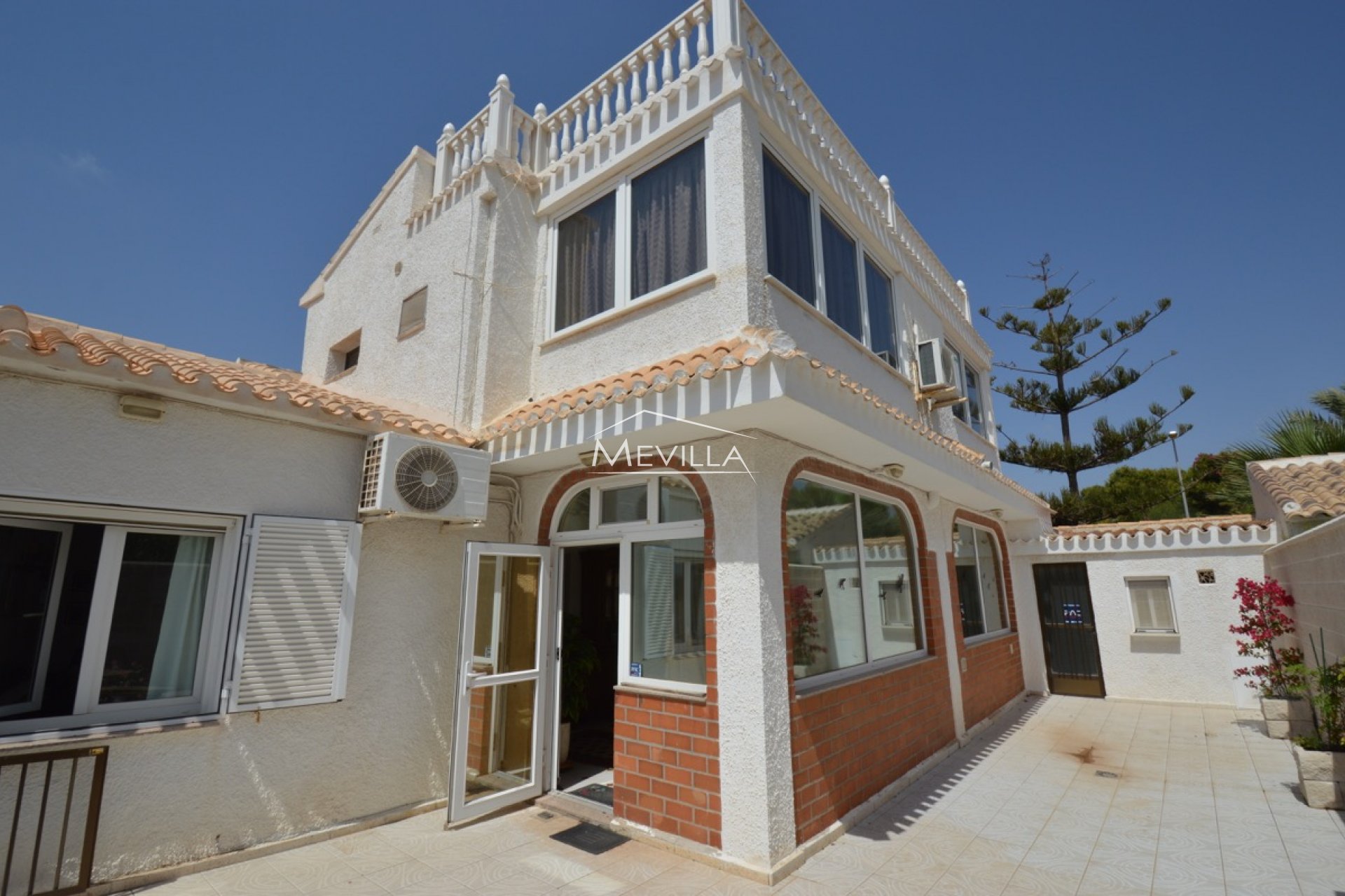 Salg (Resales) - Villa - Orihuela Costa - La Zenia