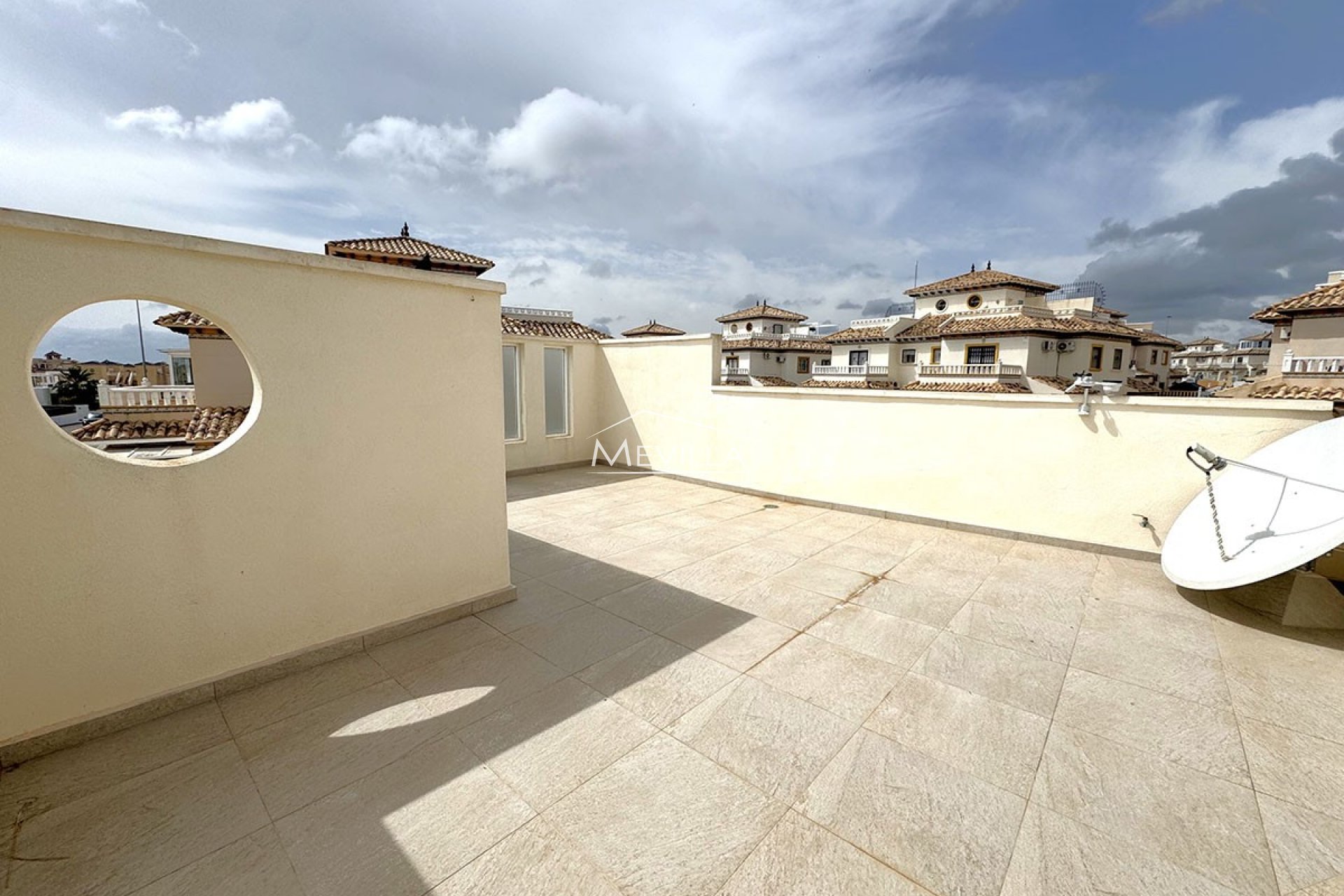 Salg (Resales) - Villa - Orihuela Costa - Lomas de Cabo Roig