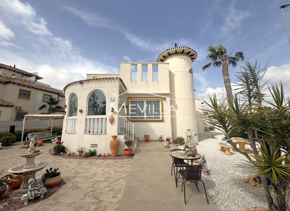 Salg (Resales) - Villa - Orihuela Costa - Lomas de Cabo Roig