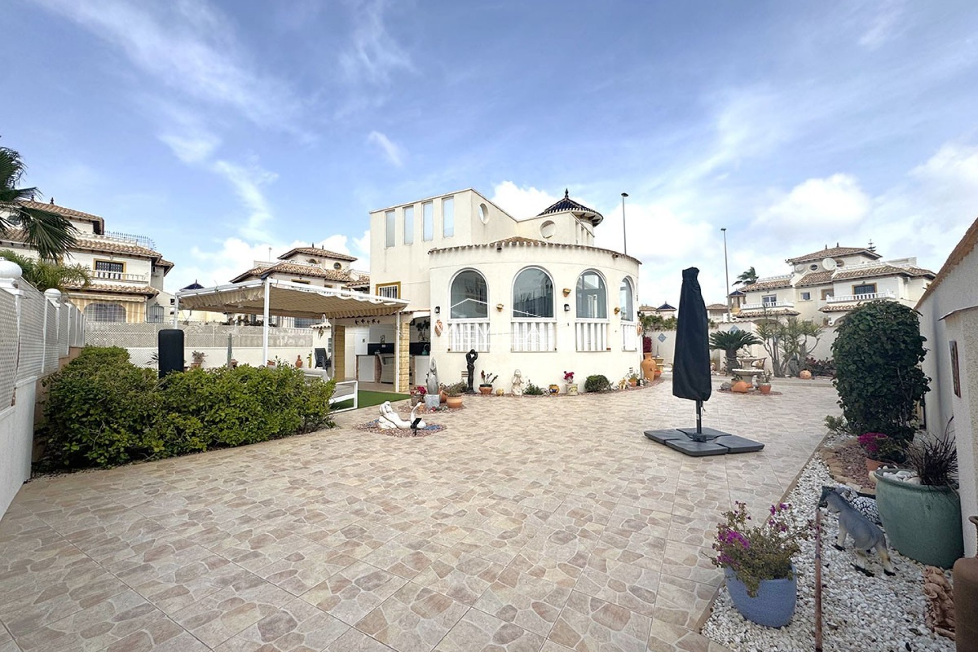 Salg (Resales) - Villa - Orihuela Costa - Lomas de Cabo Roig