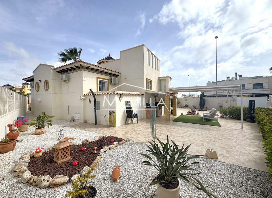 Salg (Resales) - Villa - Orihuela Costa - Lomas de Cabo Roig