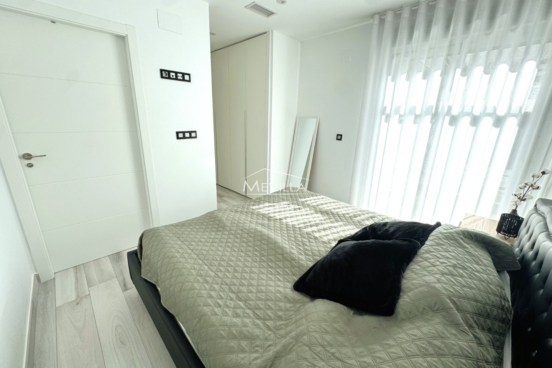 Salg (Resales) - Villa - Orihuela Costa - Lomas de Cabo Roig