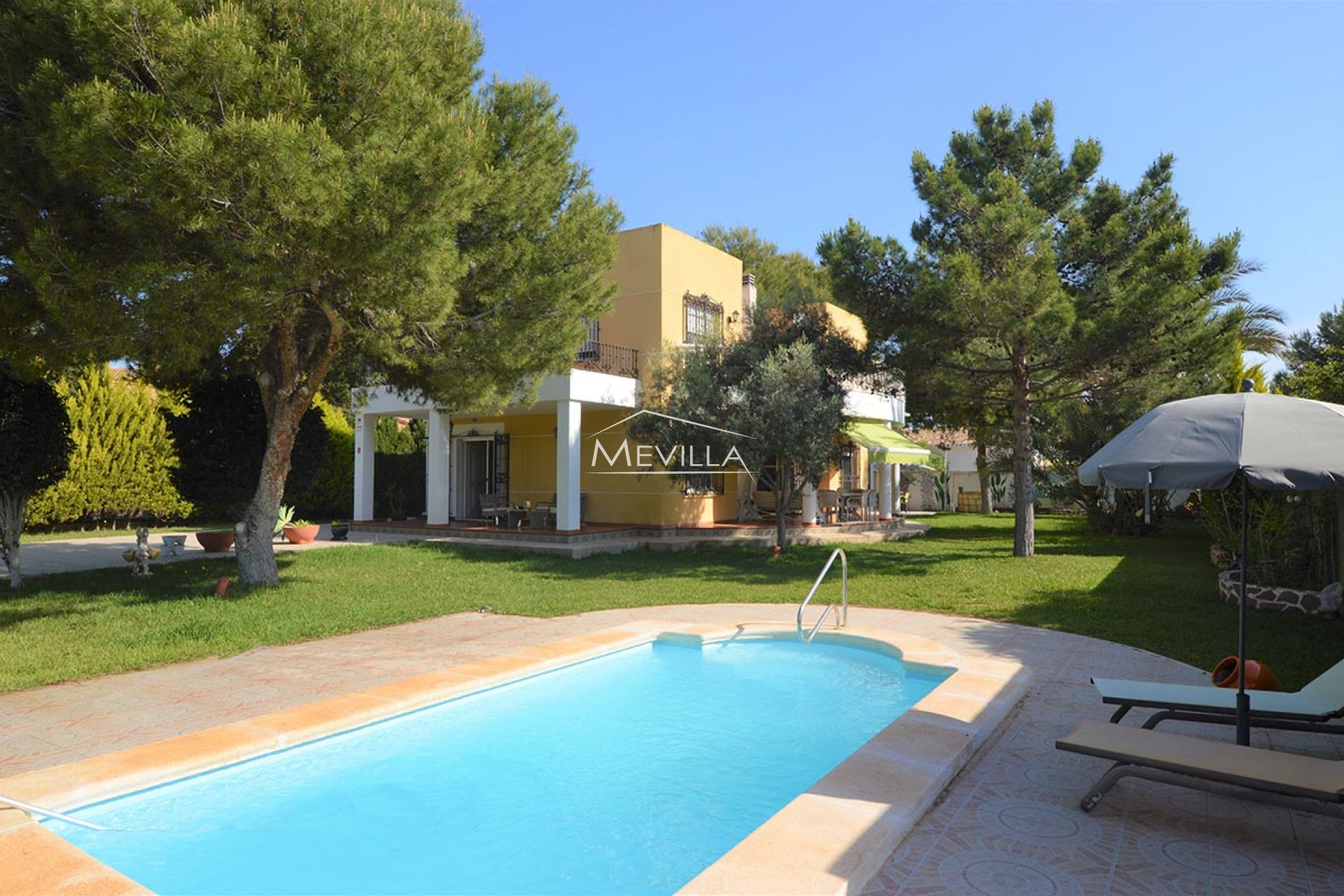 Salg (Resales) - Villa - Orihuela Costa - Punta Prima