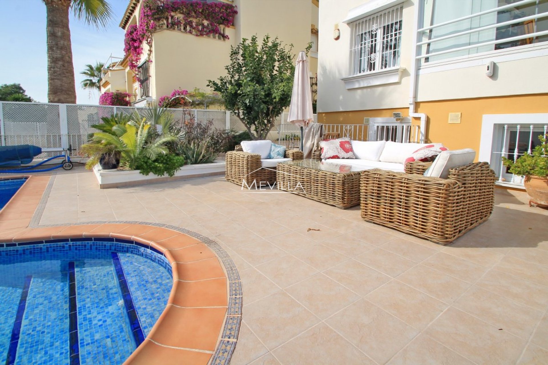 Salg (Resales) - Villa - Orihuela Costa - Villamartin