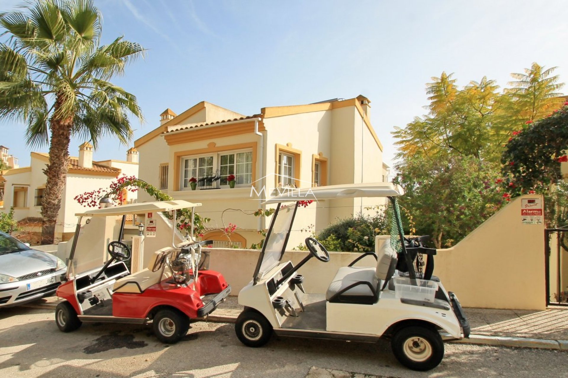 Salg (Resales) - Villa - Orihuela Costa - Villamartin