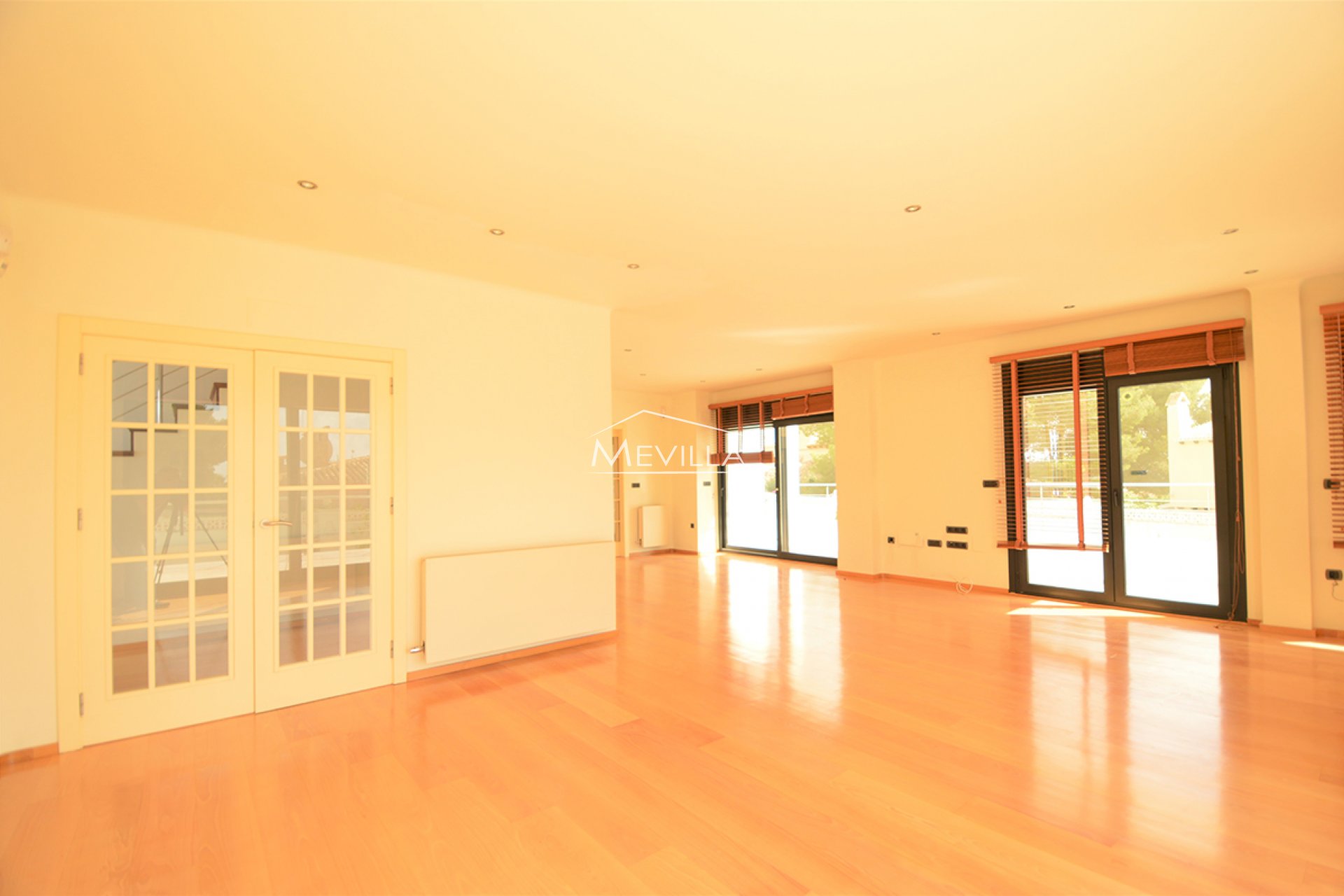 Salg (Resales) - Villa - Orihuela Costa - Villamartin
