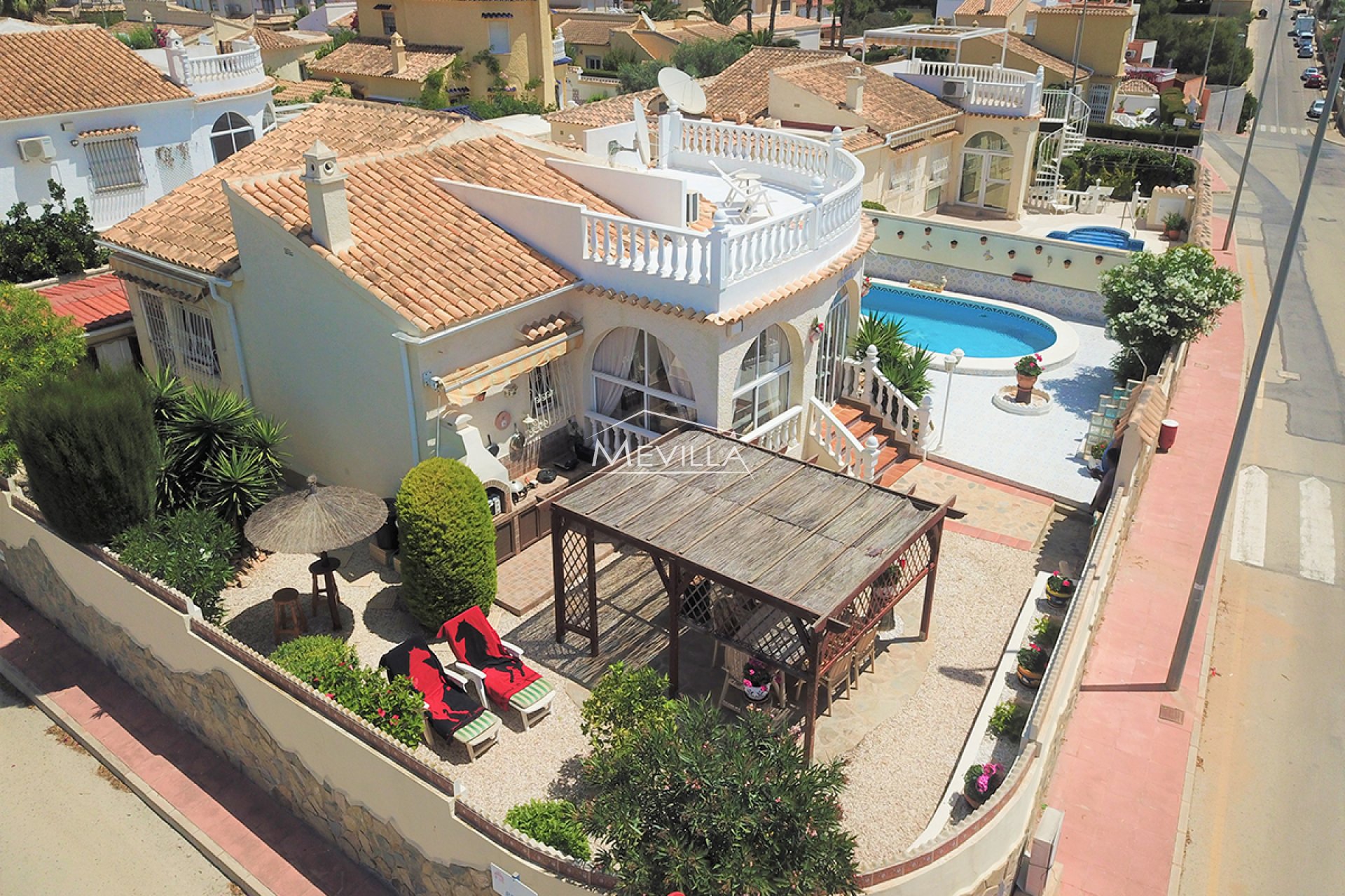Salg (Resales) - Villa - Orihuela Costa - Villamartin
