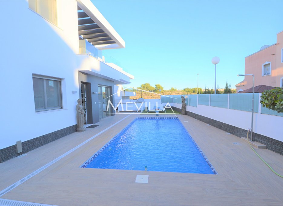 Salg (Resales) - Villa - Orihuela Costa - Villamartin