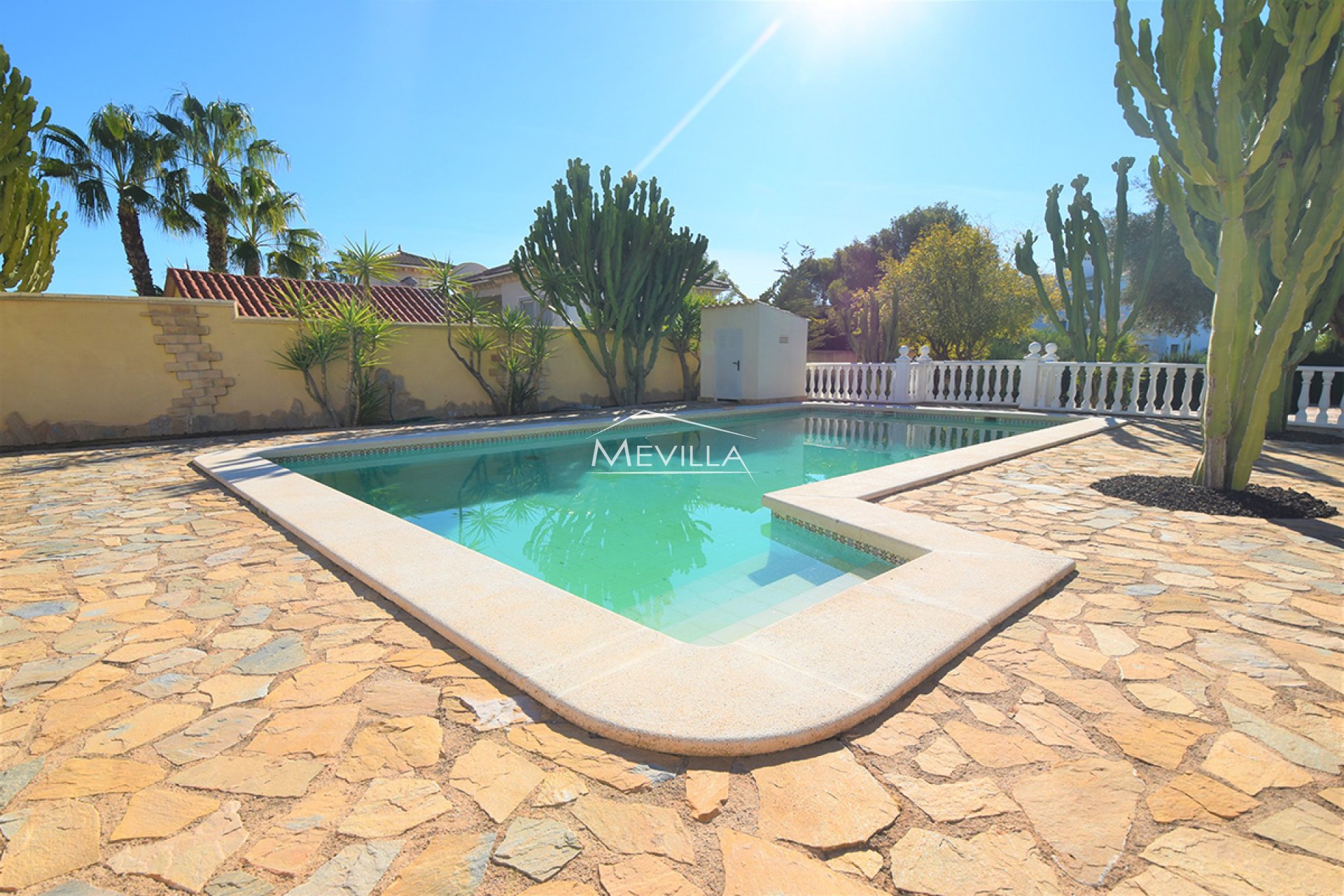 Salg (Resales) - Villa - Orihuela Costa - Villamartin