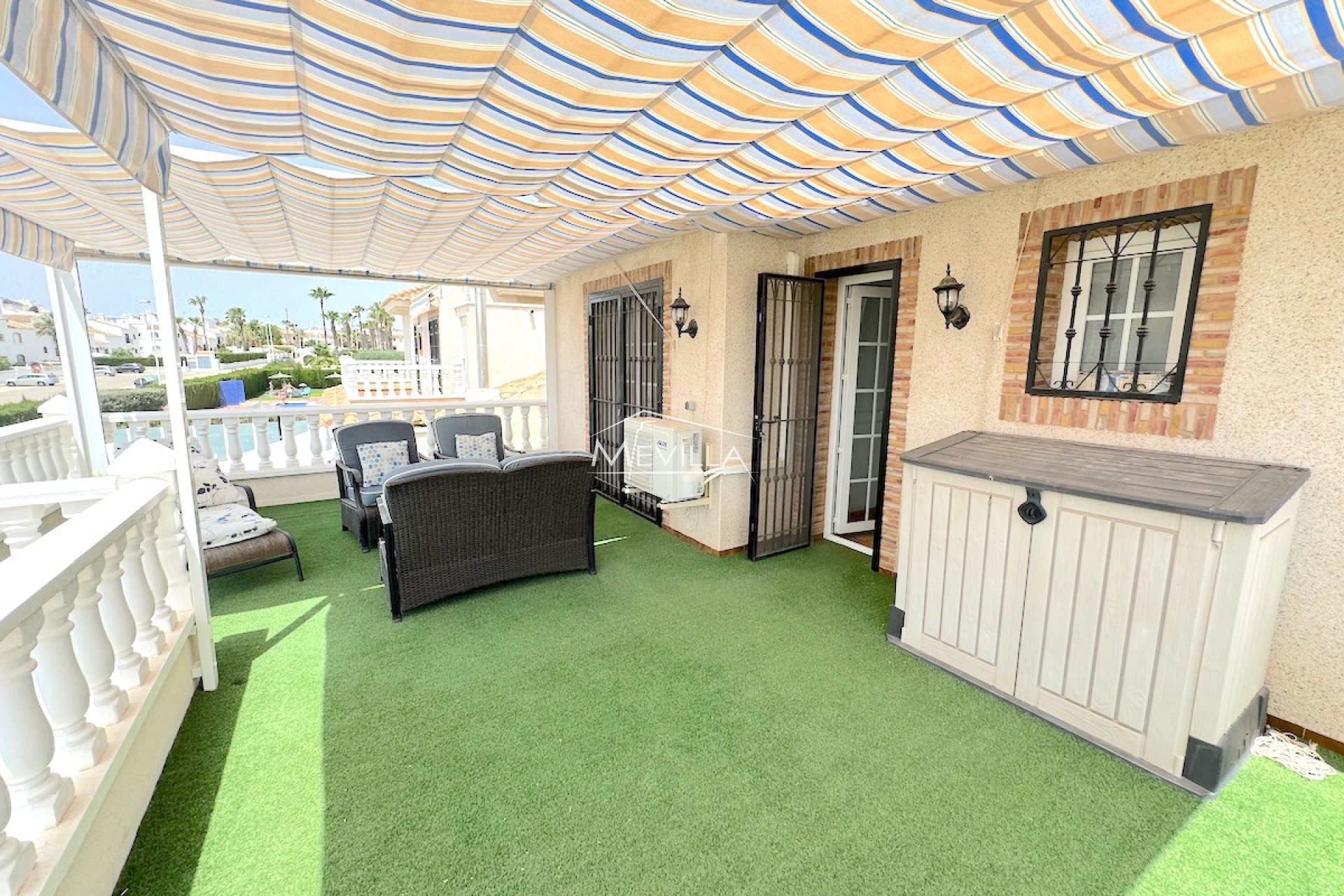 Salg (Resales) - Villa - Orihuela Costa - Villamartin