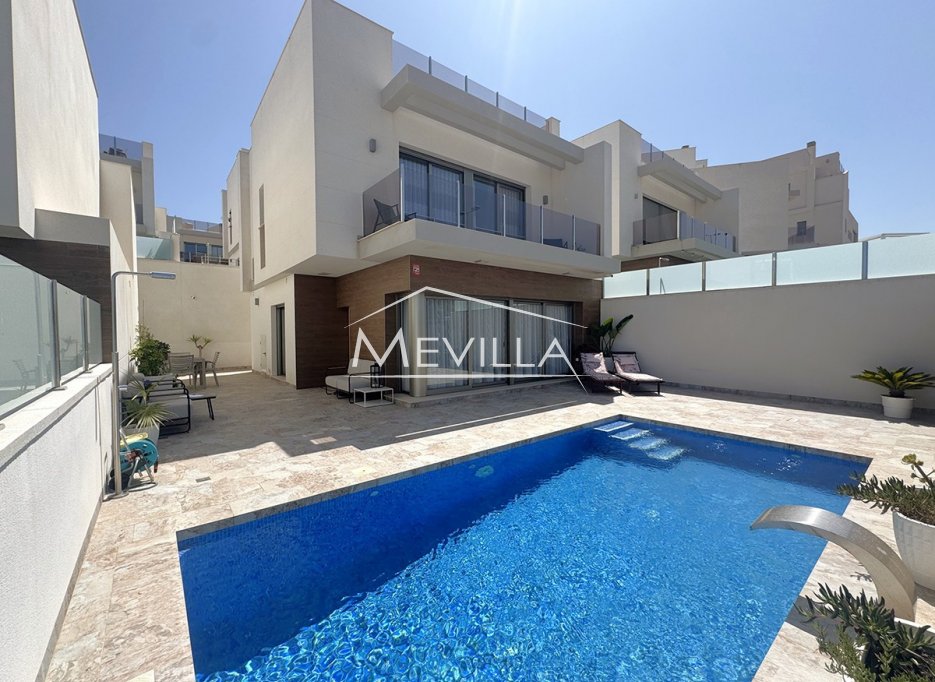 Salg (Resales) - Villa - Orihuela Costa - Villamartin