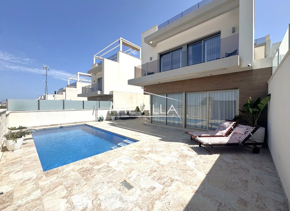 Salg (Resales) - Villa - Orihuela Costa - Villamartin