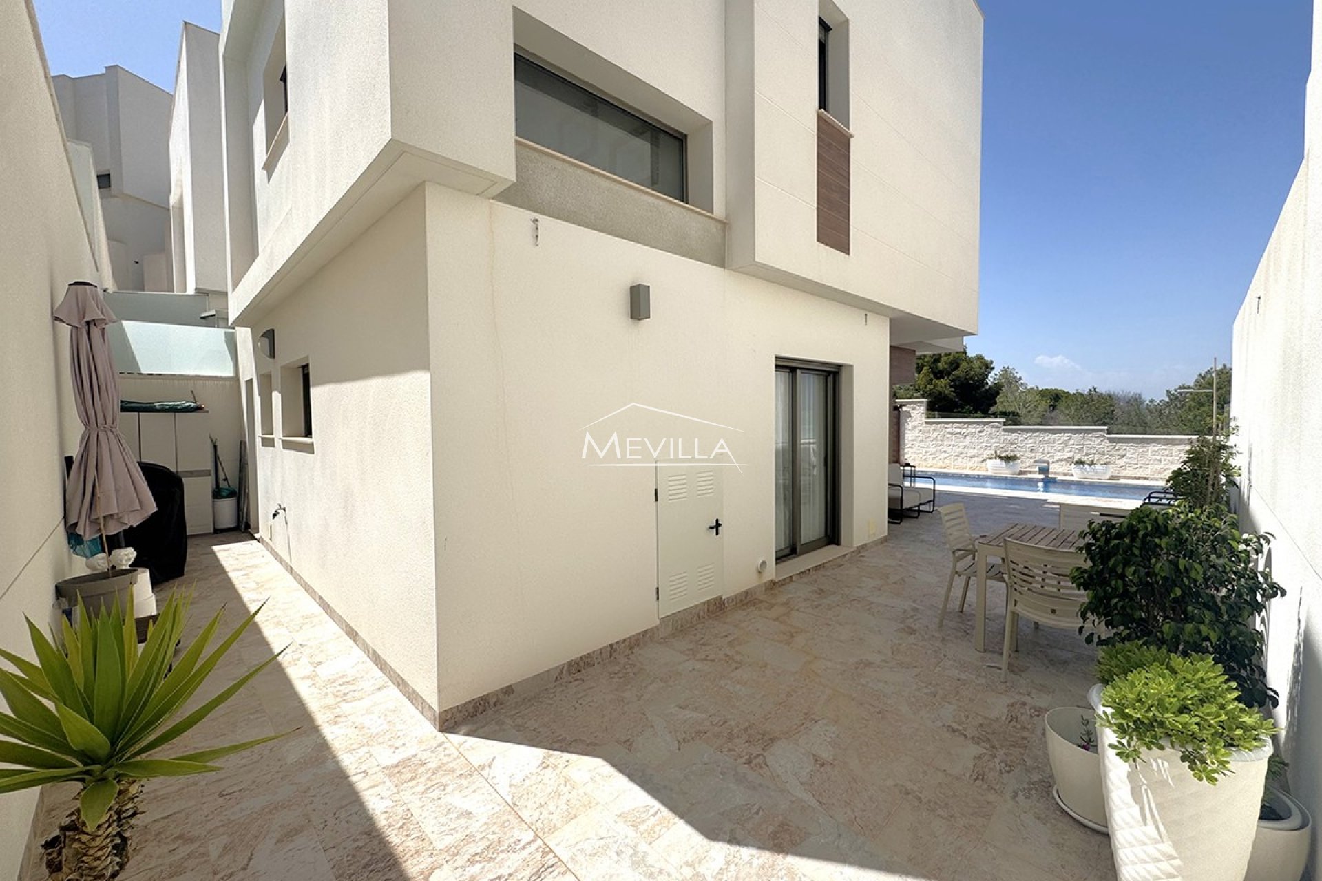 Salg (Resales) - Villa - Orihuela Costa - Villamartin