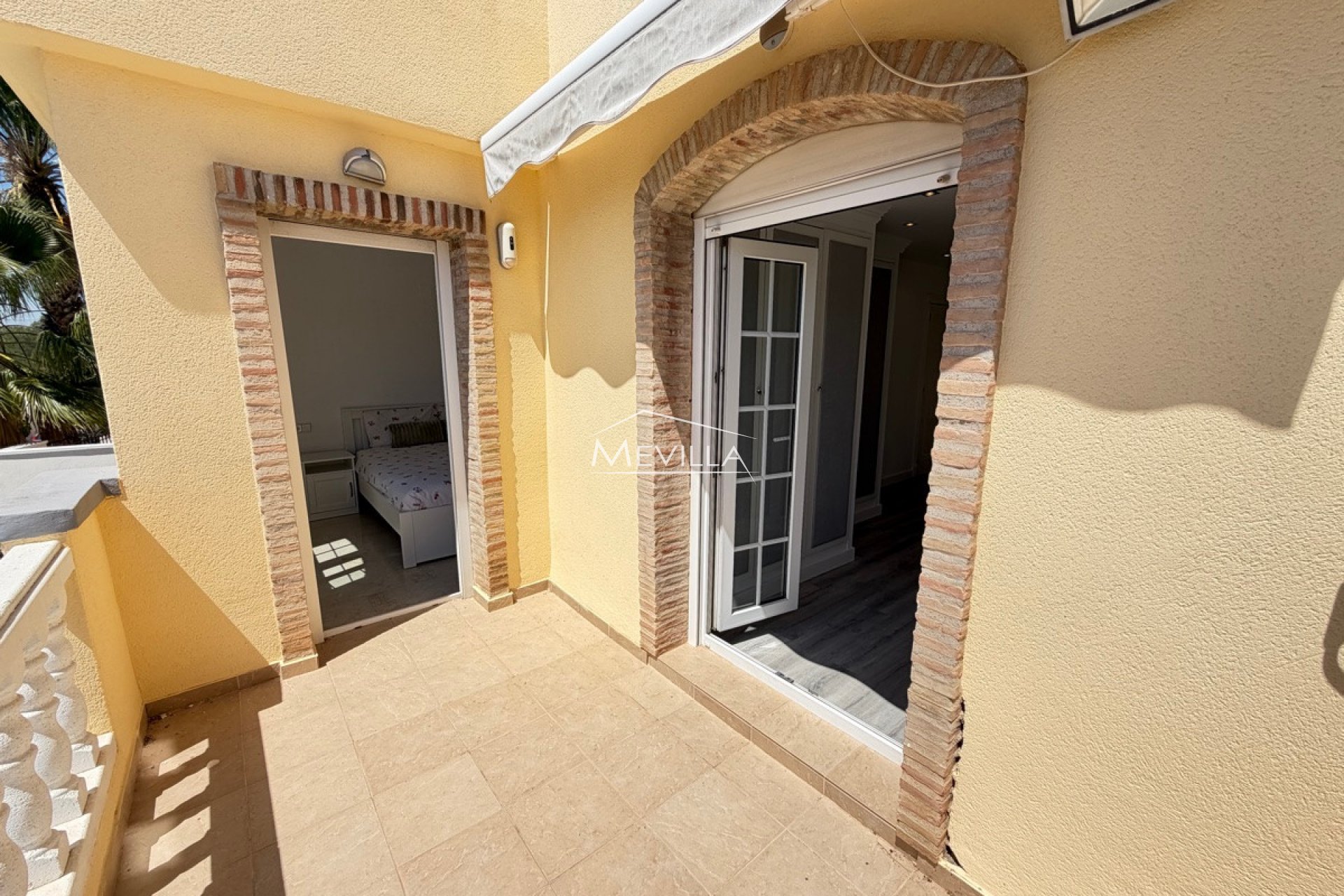 Salg (Resales) - Villa - Orihuela Costa - Villamartin