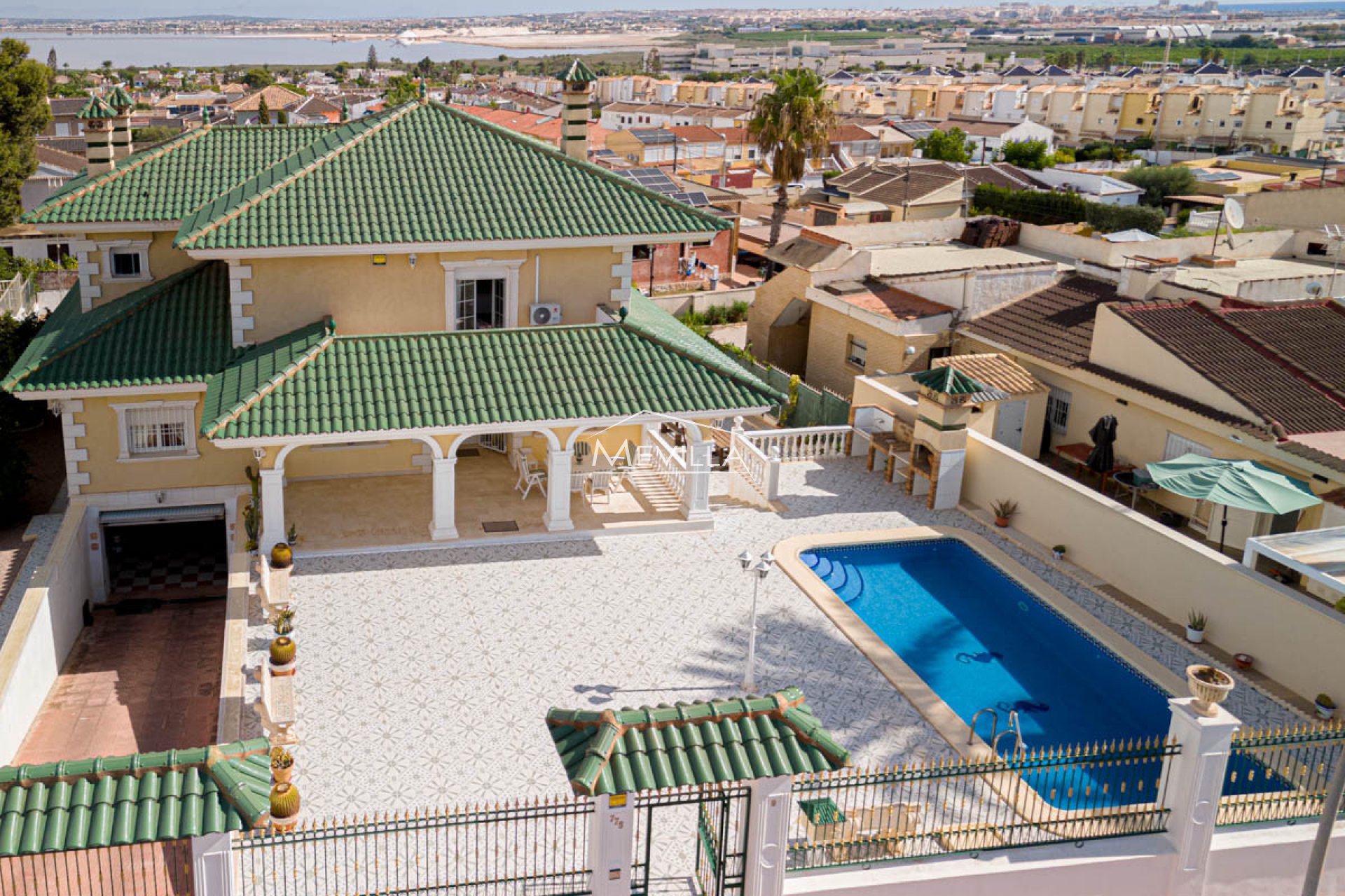 Salg (Resales) - Villa - Torrevieja - Los Balcones