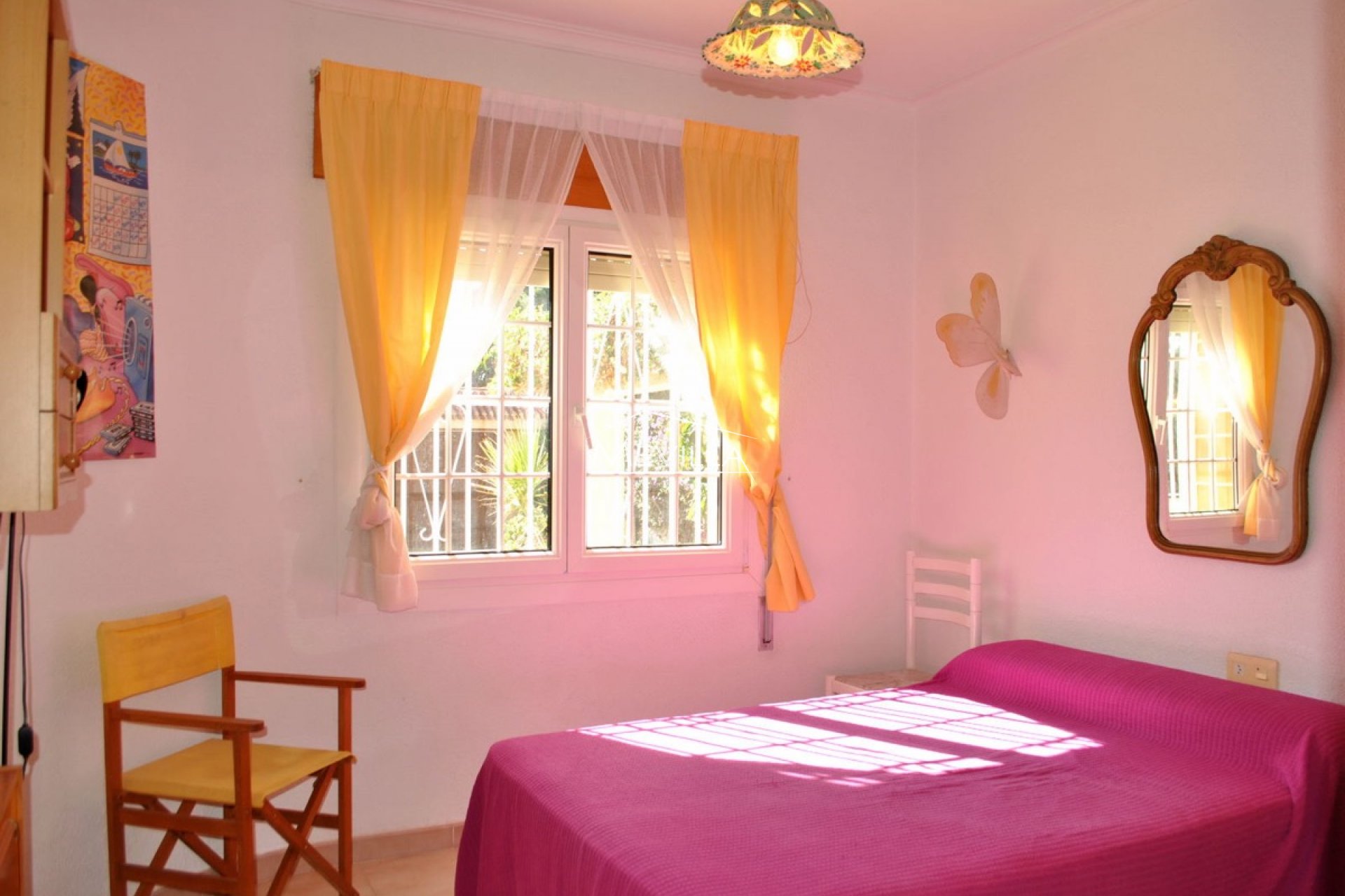 Schlafzimmer 1