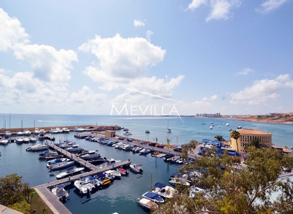 The frontline villa in Cabo Roig 
