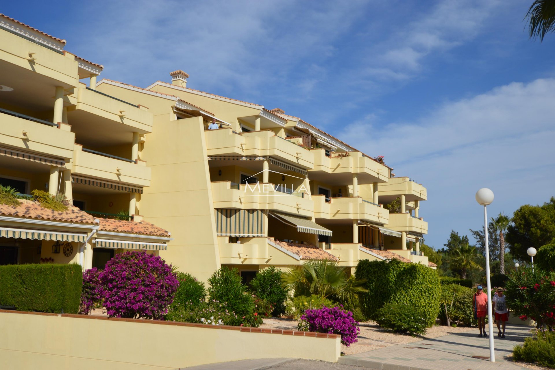 THE PENTHOUSE ON THE FIRST LINE OF THE GOLF COURSE