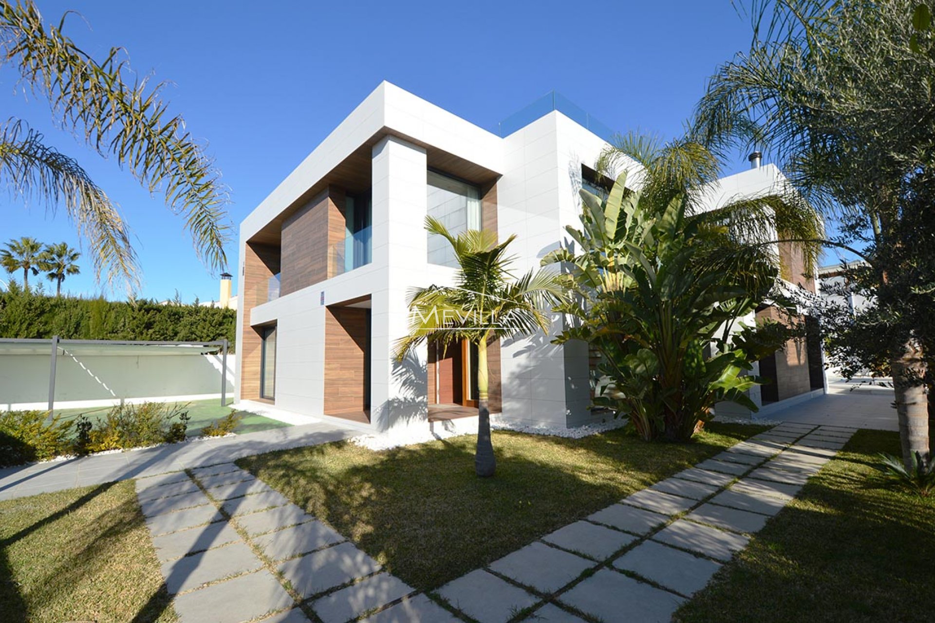 The villa with a garden