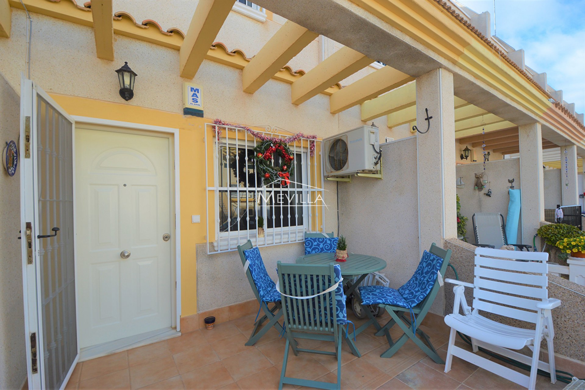 Townhouse for sale in Villamartín, Orihuela Costa.