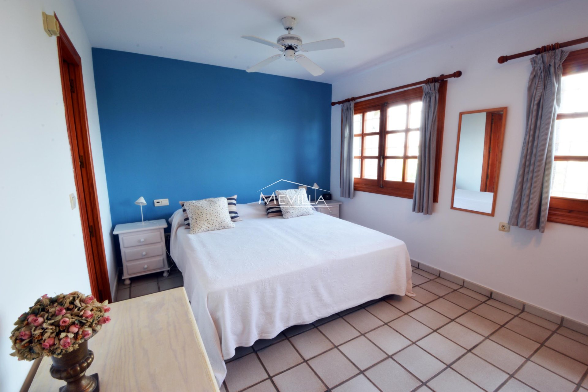 Un dormitorio 