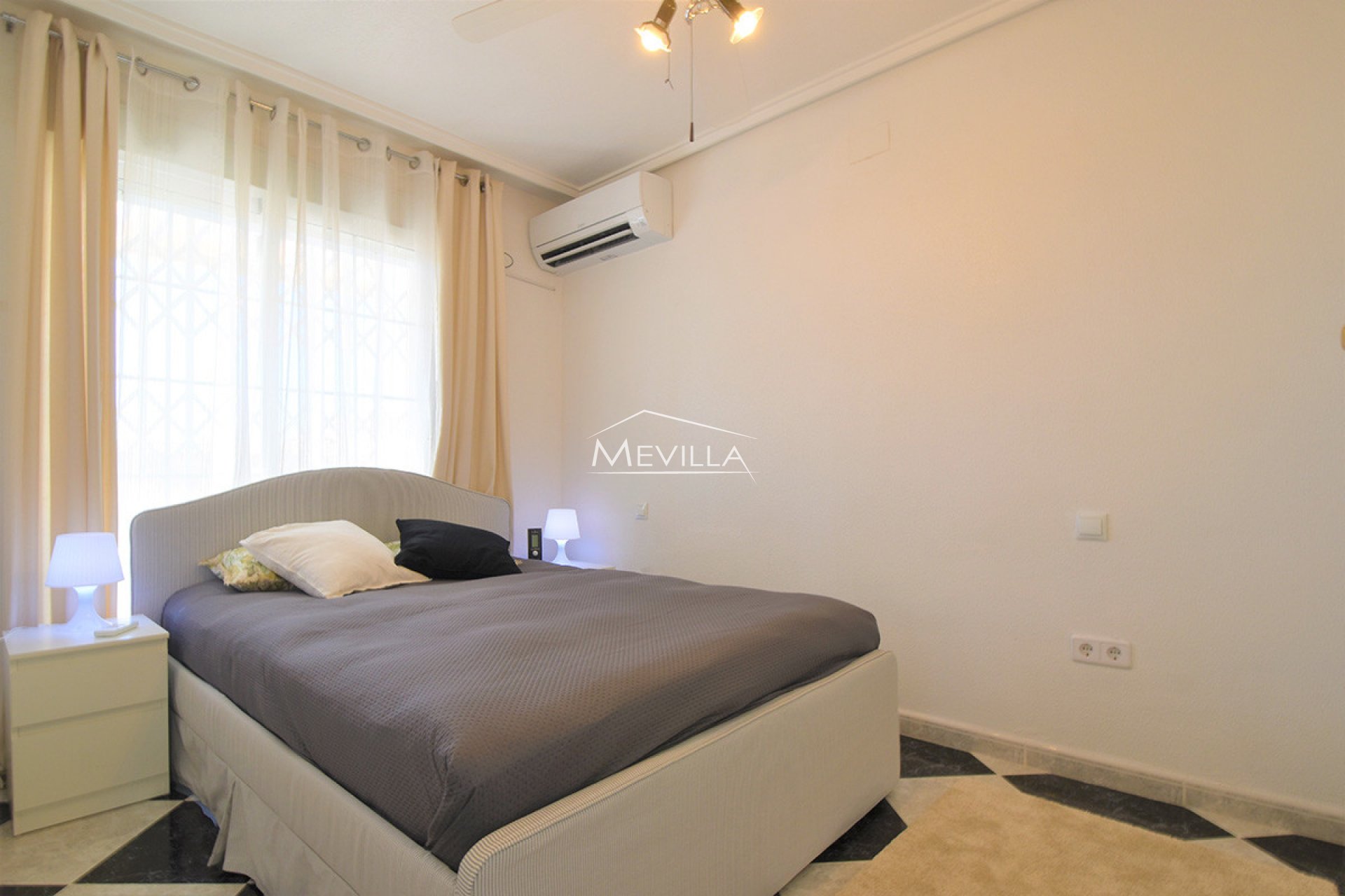 Verkäufe - Villa - Orihuela Costa - Playa Flamenca