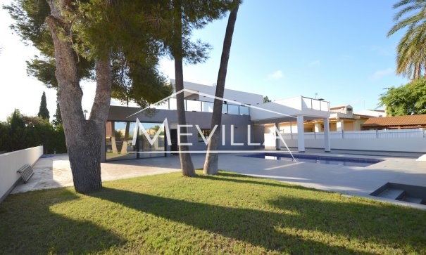 Villa - Resales - Orihuela Costa - Campoamor