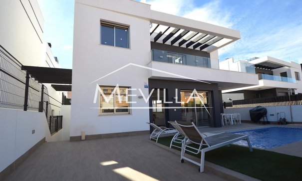 Villa - Resales - Orihuela Costa - Villamartin