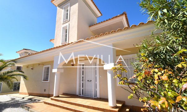 Villa - Resales - Orihuela Costa - Villamartin