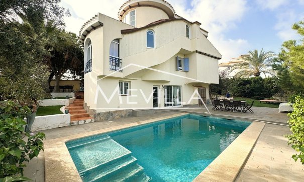 Villa - Wederverkoop - Orihuela Costa - La Zenia