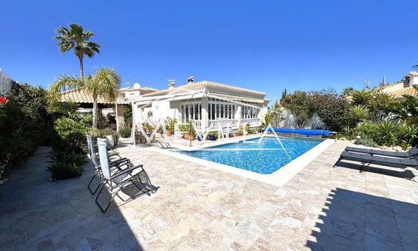 Villa - Wederverkoop - Orihuela Costa - Playa Flamenca