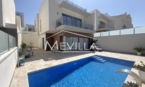 Villa - Wederverkoop - Orihuela Costa - Villamartin