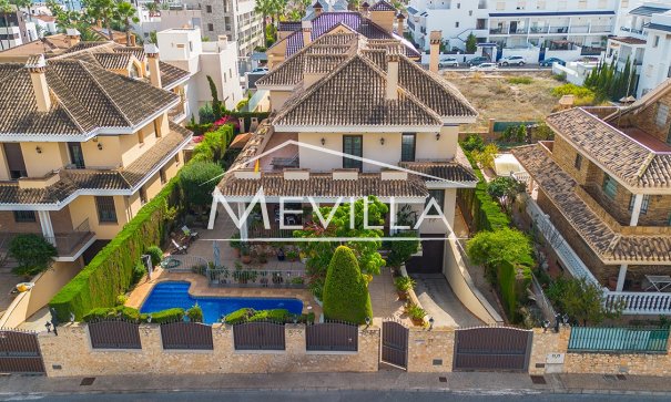 Villa - Wederverkoop - Torrevieja - La Veleta
