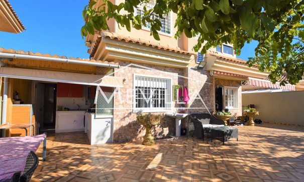Villa - Wederverkoop - Torrevieja - Los Altos