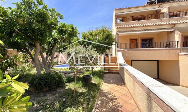 Villa - Wederverkoop - Torrevieja - Los Altos