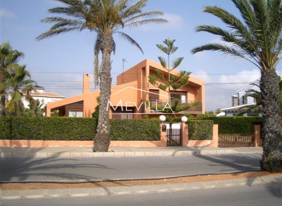 VILLA WITH SEAVIEWS IN CABO ROIG