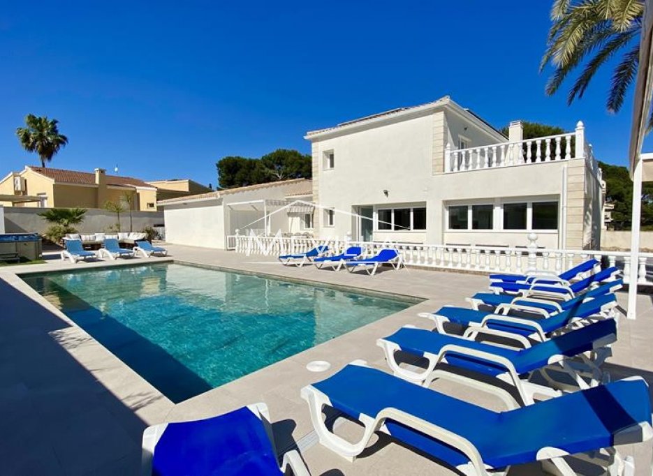 Wederverkoop - Villa - Orihuela Costa - La Zenia